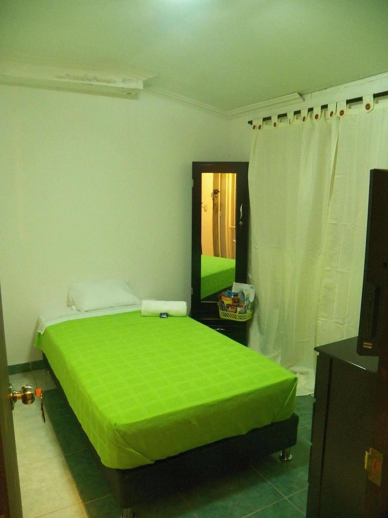 Hostal Deluxe Santander Manizales Exterior foto