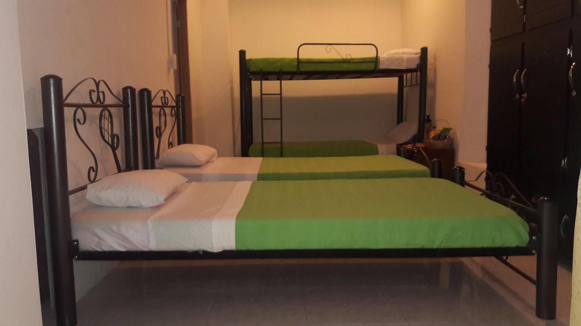 Hostal Deluxe Santander Manizales Exterior foto